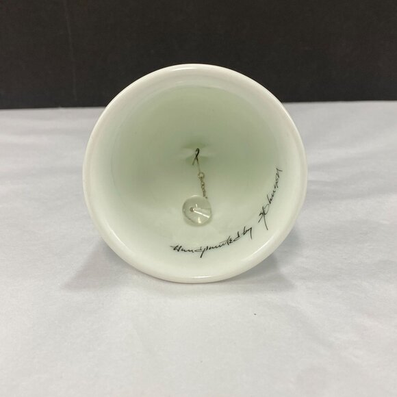 Vintage Fenton Cardinals in Winter Hand Bell Signed - Picture 6 of 8